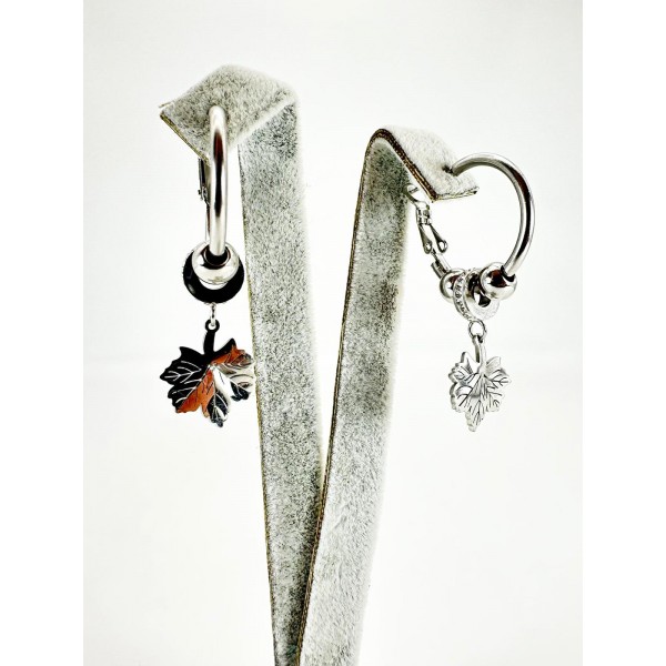 Gümüş Yaprak Detaylı Küpe